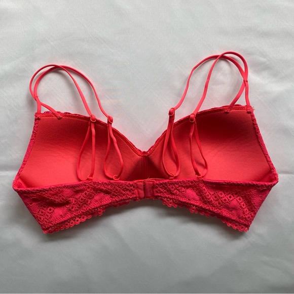 Pink aerie padded and unwired bra with lace details - Picture 2 of 6